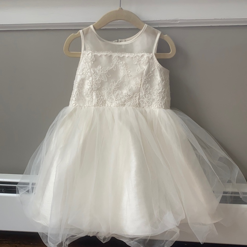 David bridal cream lace and tulle flower girl dress